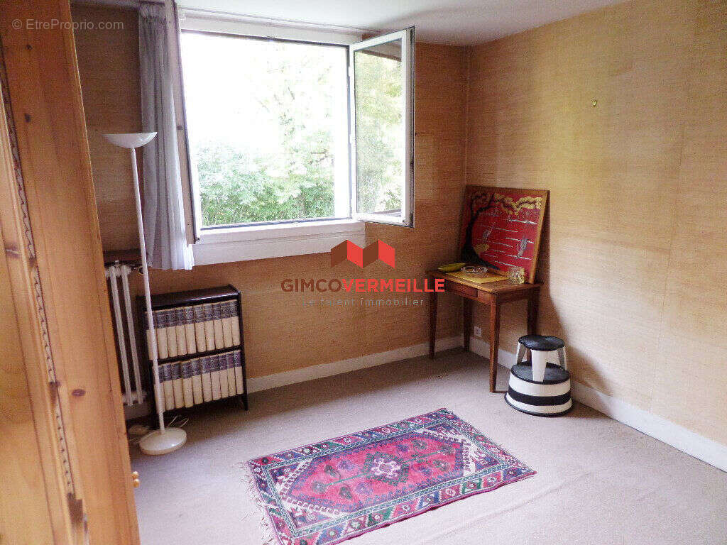 Appartement à LA CELLE-SAINT-CLOUD