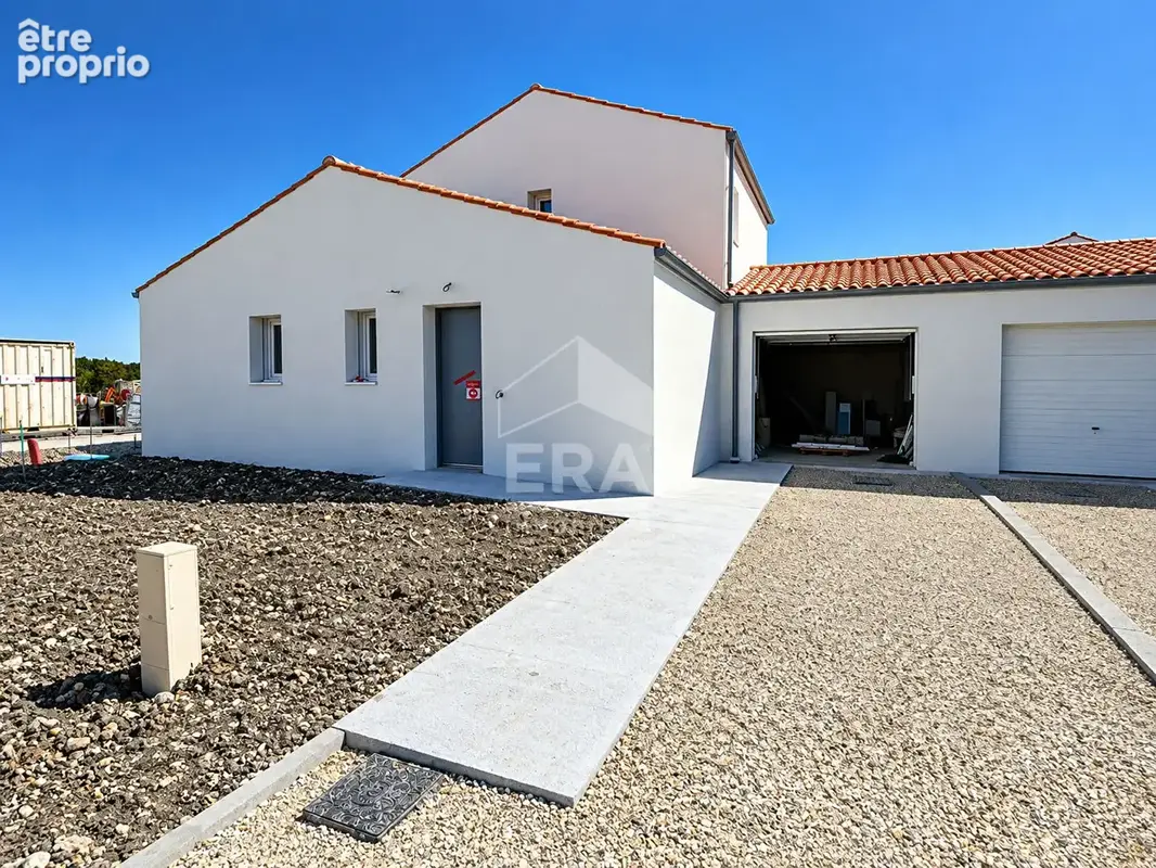 Photo Maison à Saint-Sulpice-De-Royan au prix de 311 000€