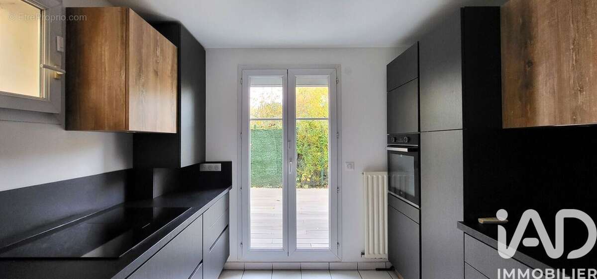 Photo 2 - Maison à VILLENEUVE-LA-GARENNE