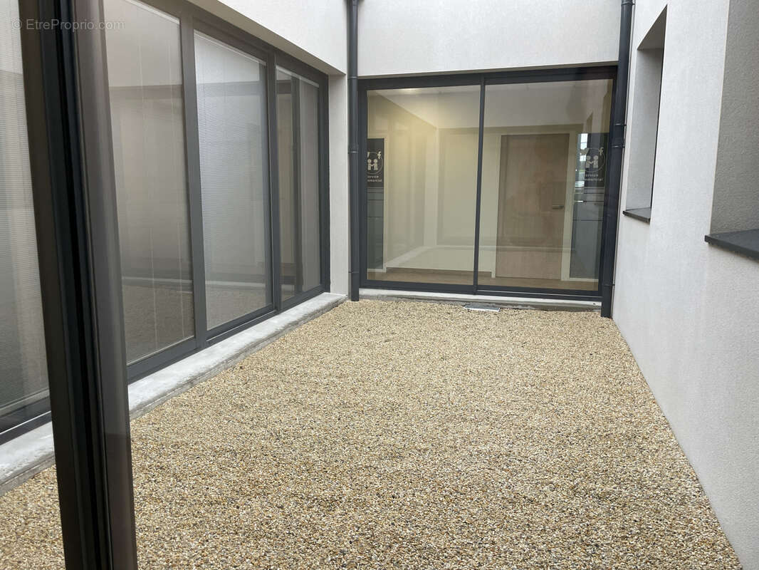 Commerce à SAINT-SATURNIN