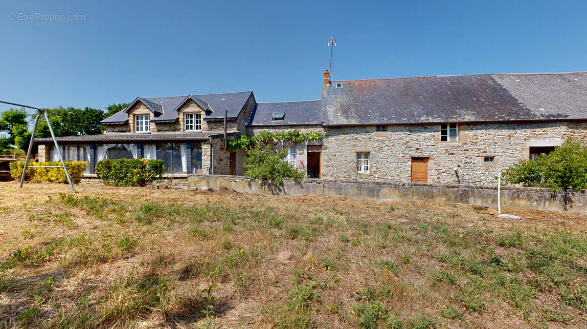 Maison à BACILLY