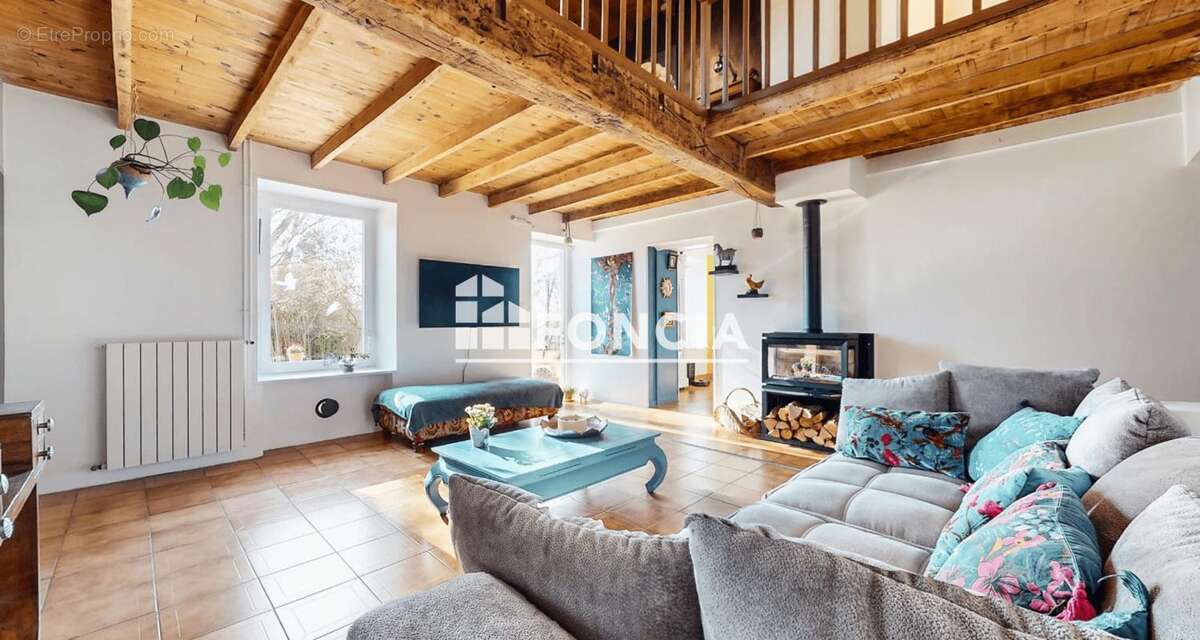 Maison à POMMIER-DE-BEAUREPAIRE