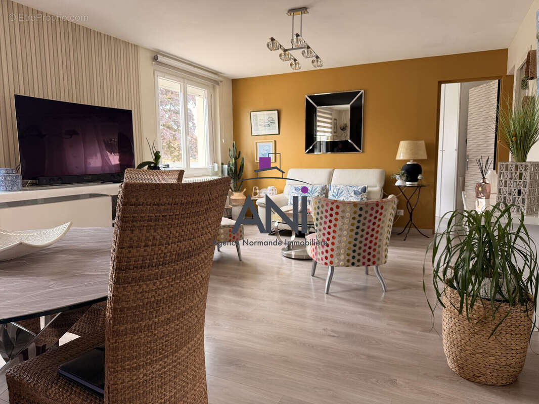 Appartement à GREGES
