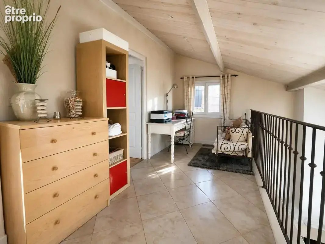 Maison de 7 pièces de 218 m² à Yvrac - photo 12