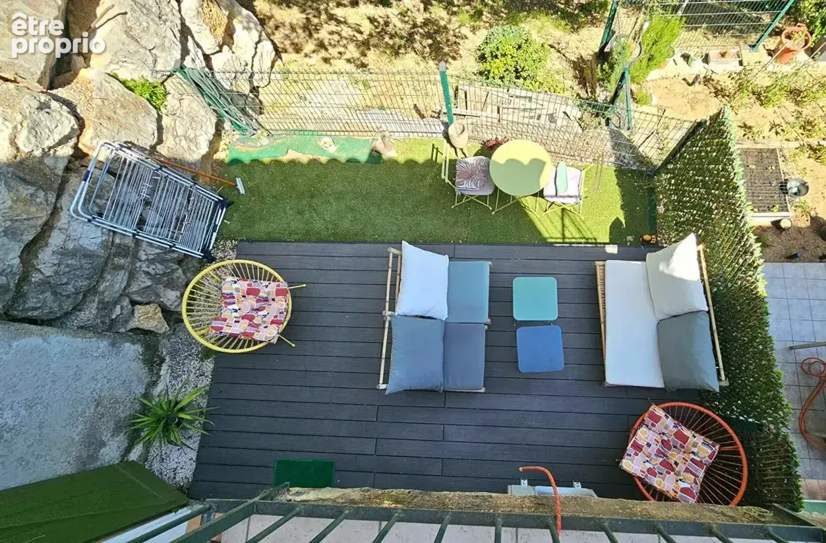Maison mitoyenne totalement rénovée avec jardinet - photo 2