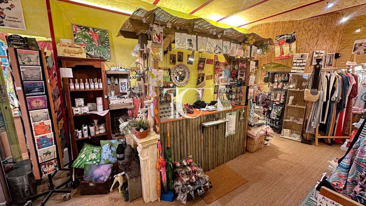 Commerce à SAINT-AMBROIX