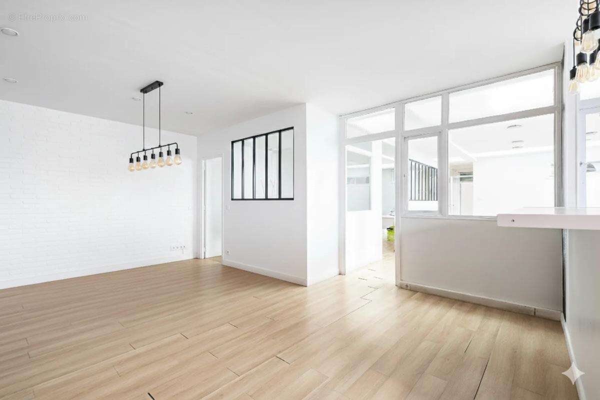 Appartement à PARIS-15E