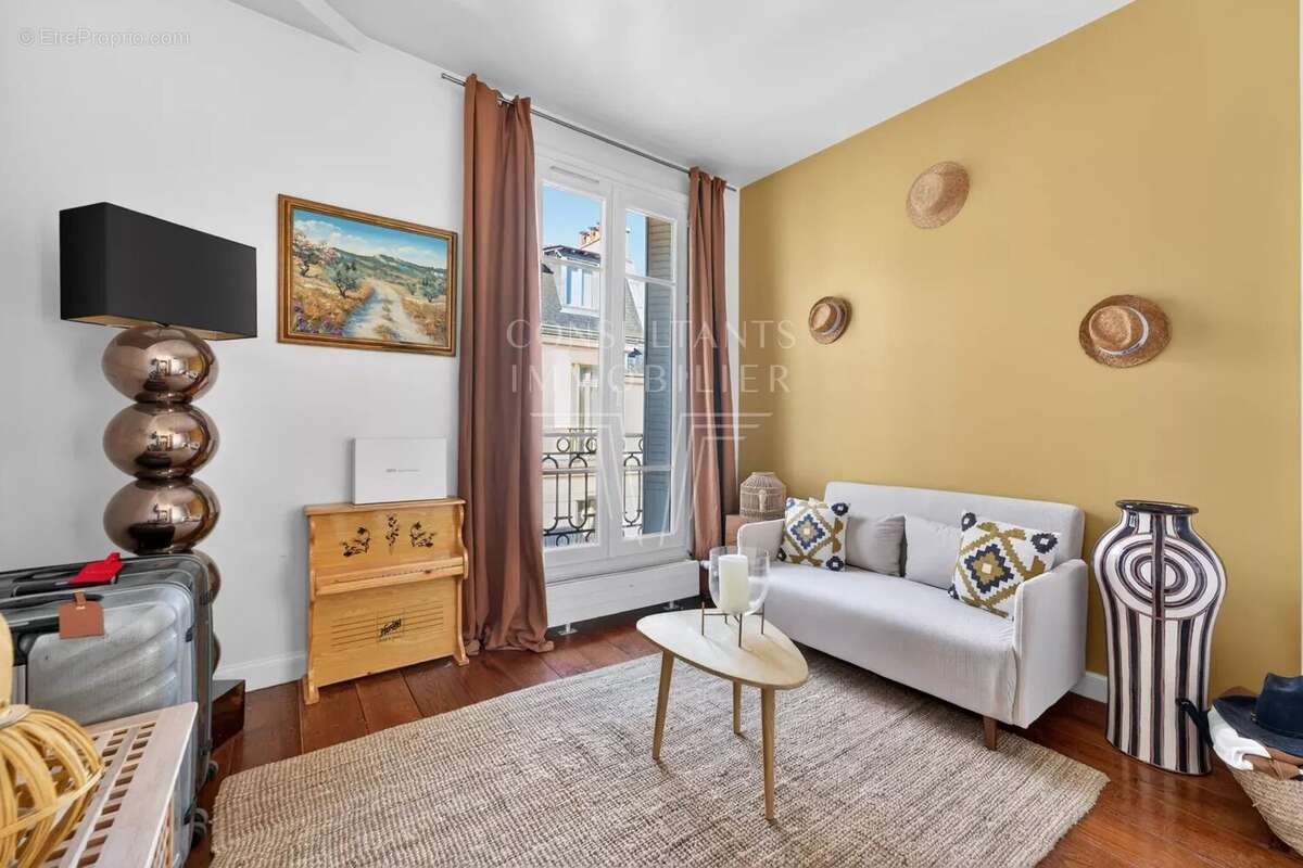 Appartement à PARIS-16E