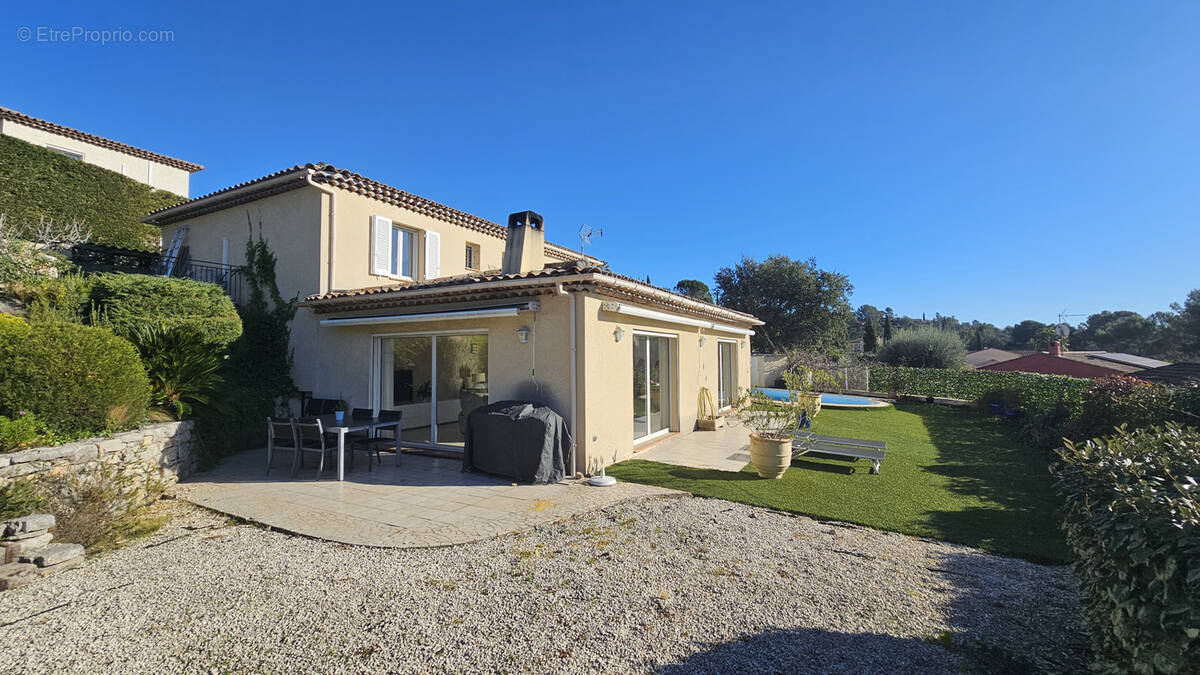 Maison à FREJUS