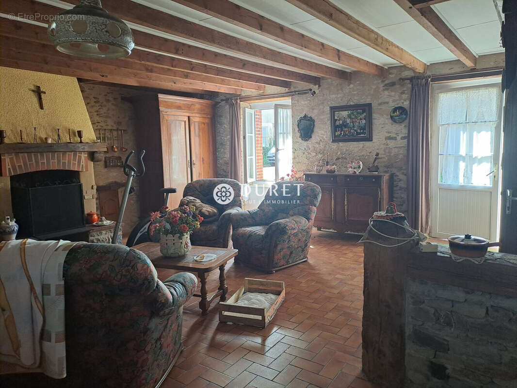 Maison à LES BROUZILS