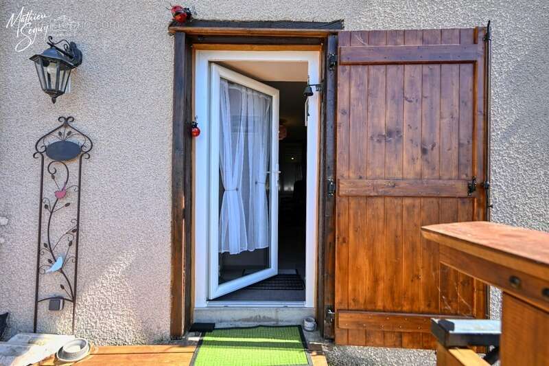 Maison à MONTROMANT