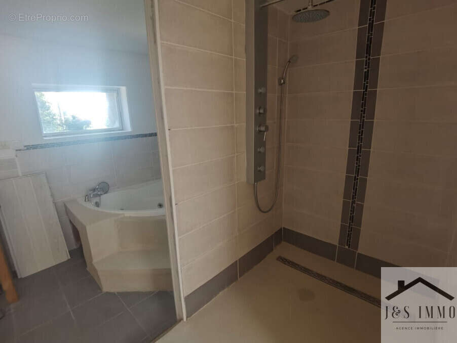 Maison à MONTEMBOEUF