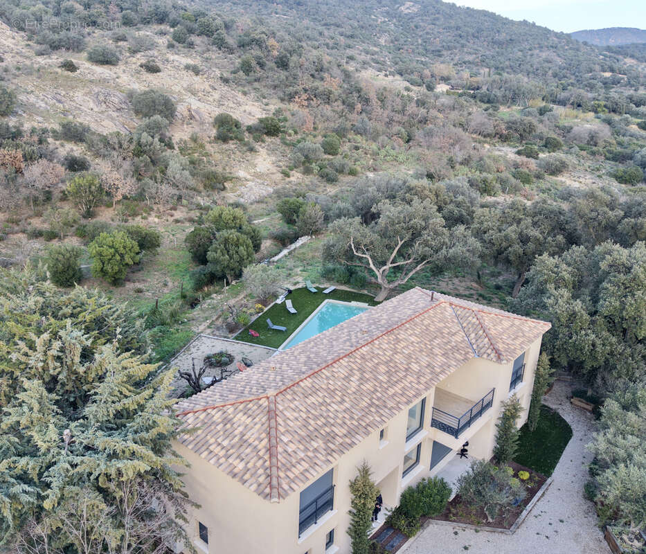 Maison à PLAN-DE-LA-TOUR