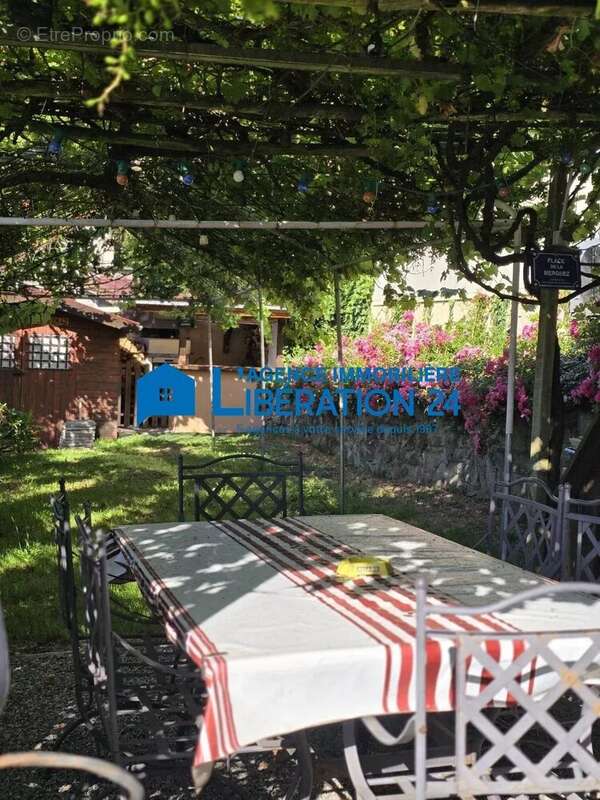 Maison à GENILAC