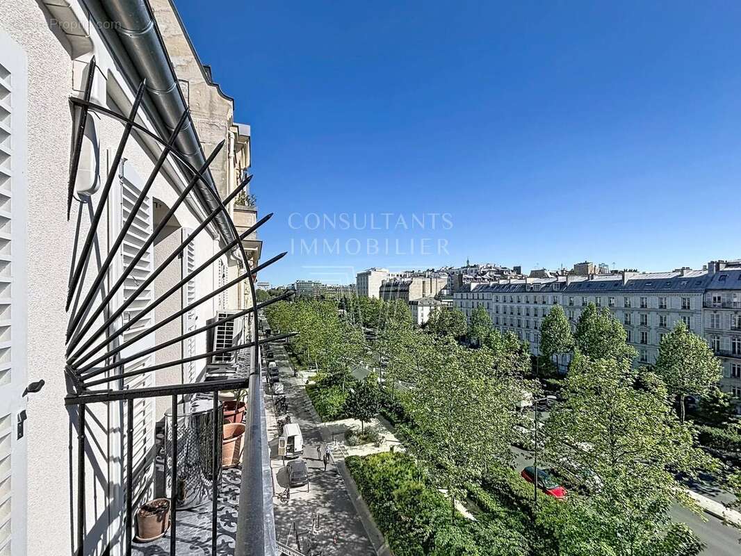 Appartement à NEUILLY-SUR-SEINE