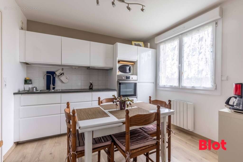 Appartement à LE RHEU