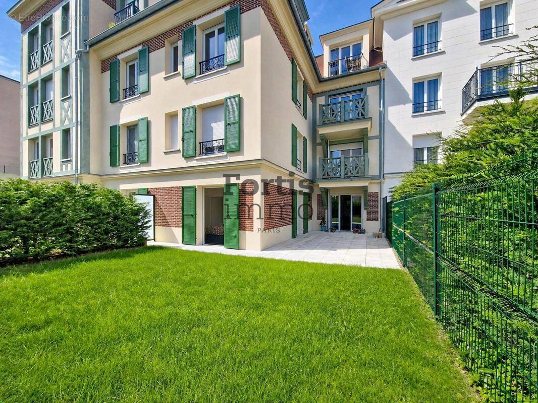 Appartement à LE PLESSIS-ROBINSON