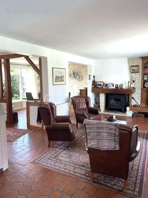 Maison à HOUDAN