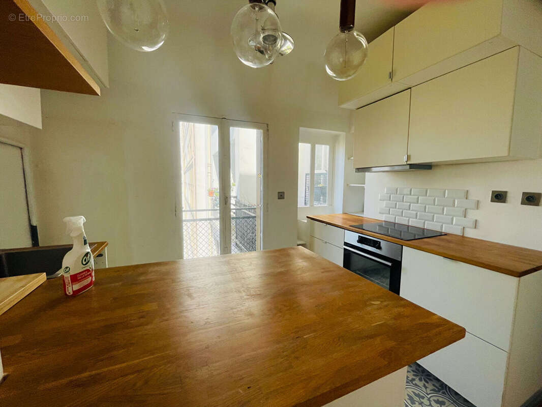 Appartement à PARIS-18E