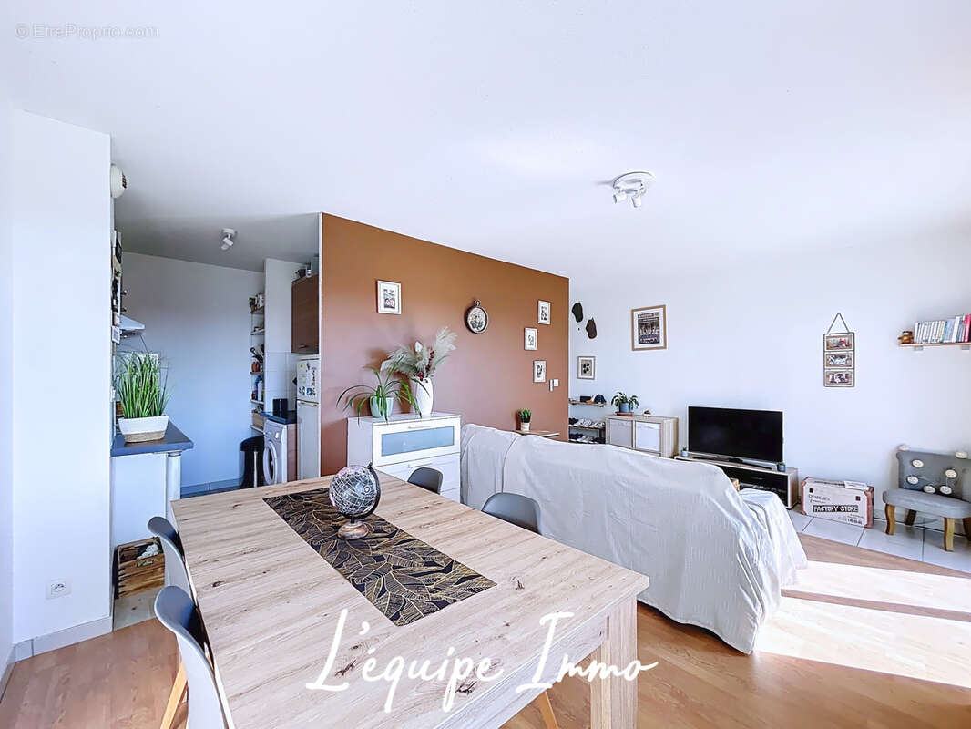 Appartement à LA SALVETAT-SAINT-GILLES