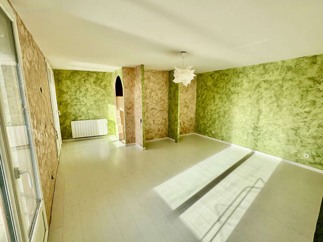 PONT-DU-CHÂTEAU / Maison à vendre de 132 m2 avec terrain, terrasses et balcon ! - photo 7