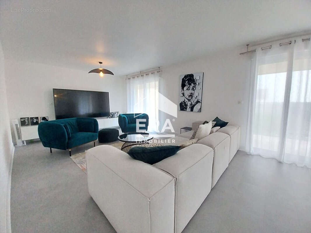 Autre à LA CHAPELLE-VENDOMOISE