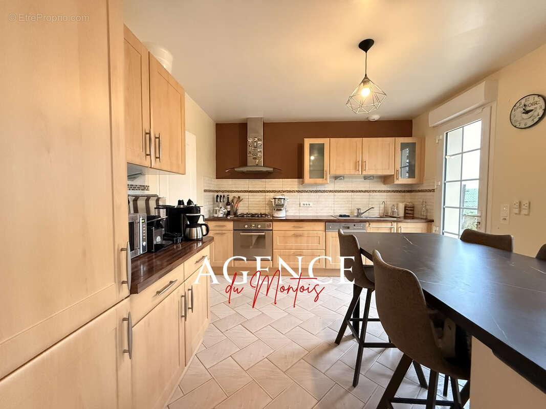 Maison à LONGUEVILLE