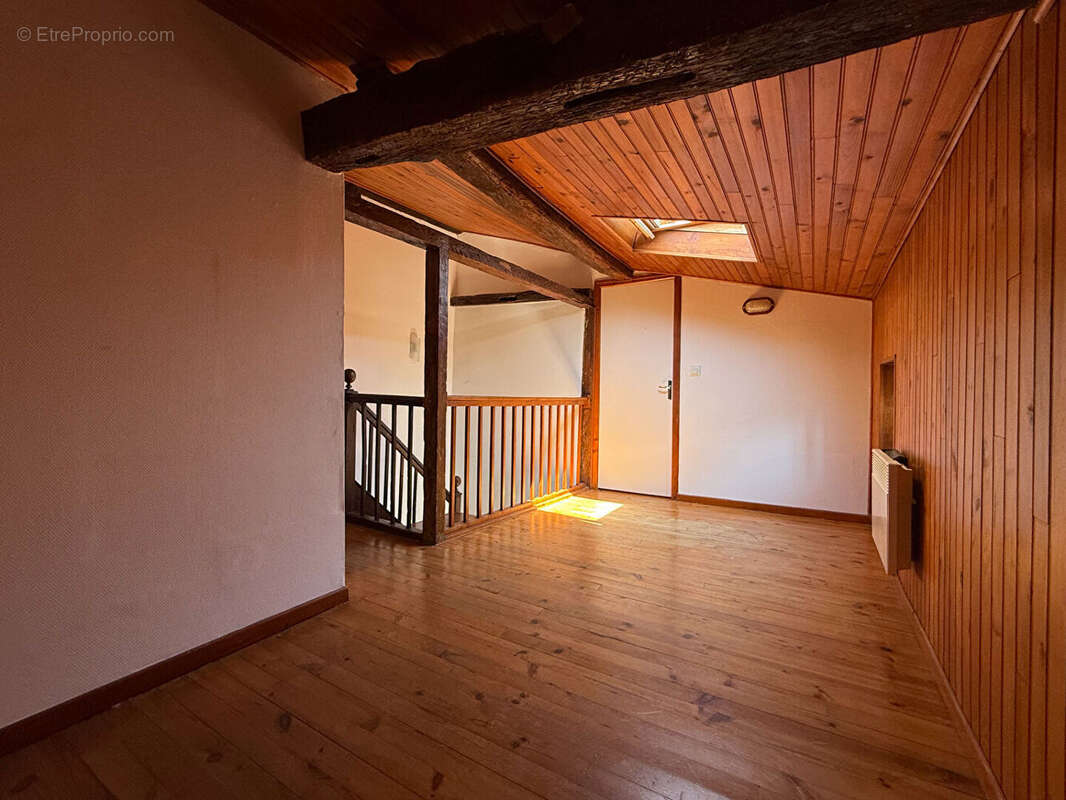 Appartement Duplex au coeur de Saint Sulpice la Pointe - Rare sur le marché ! - photo 6