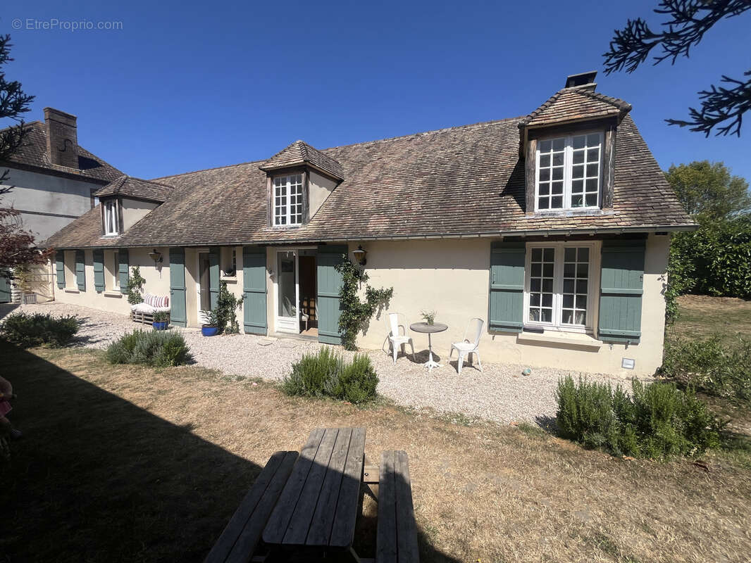 Maison à HOUDAN