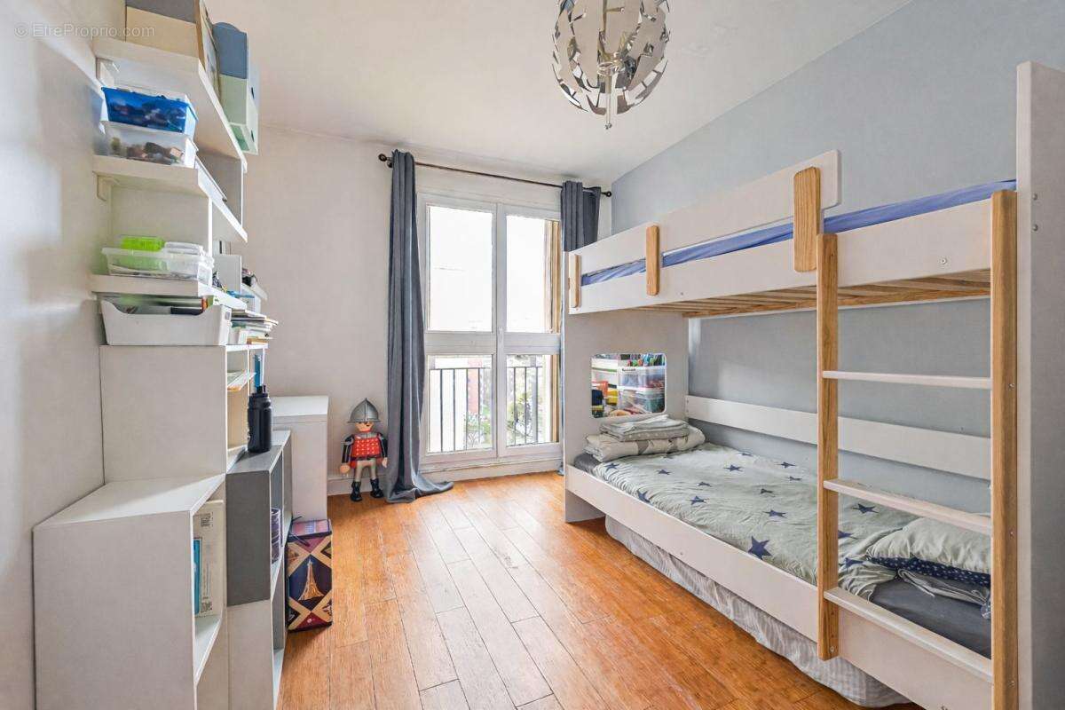 Appartement à CHARENTON-LE-PONT