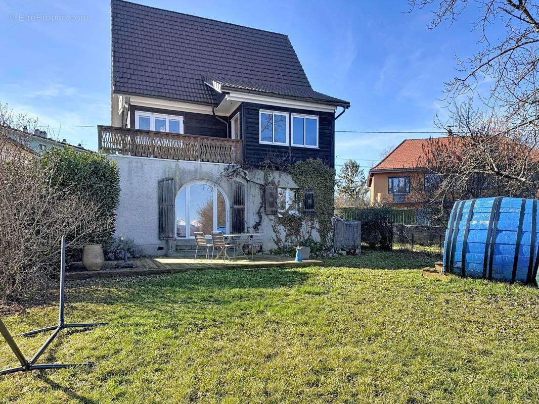 Maison à LA ROCHE-SUR-FORON