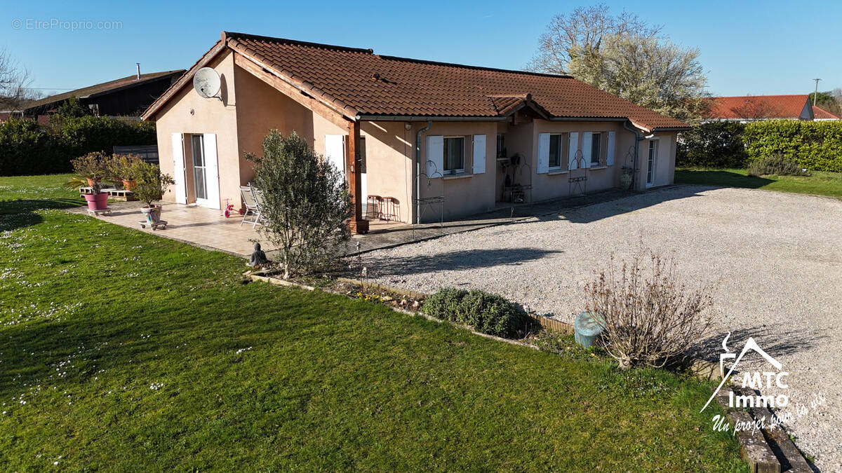 Maison à LA BALME-LES-GROTTES