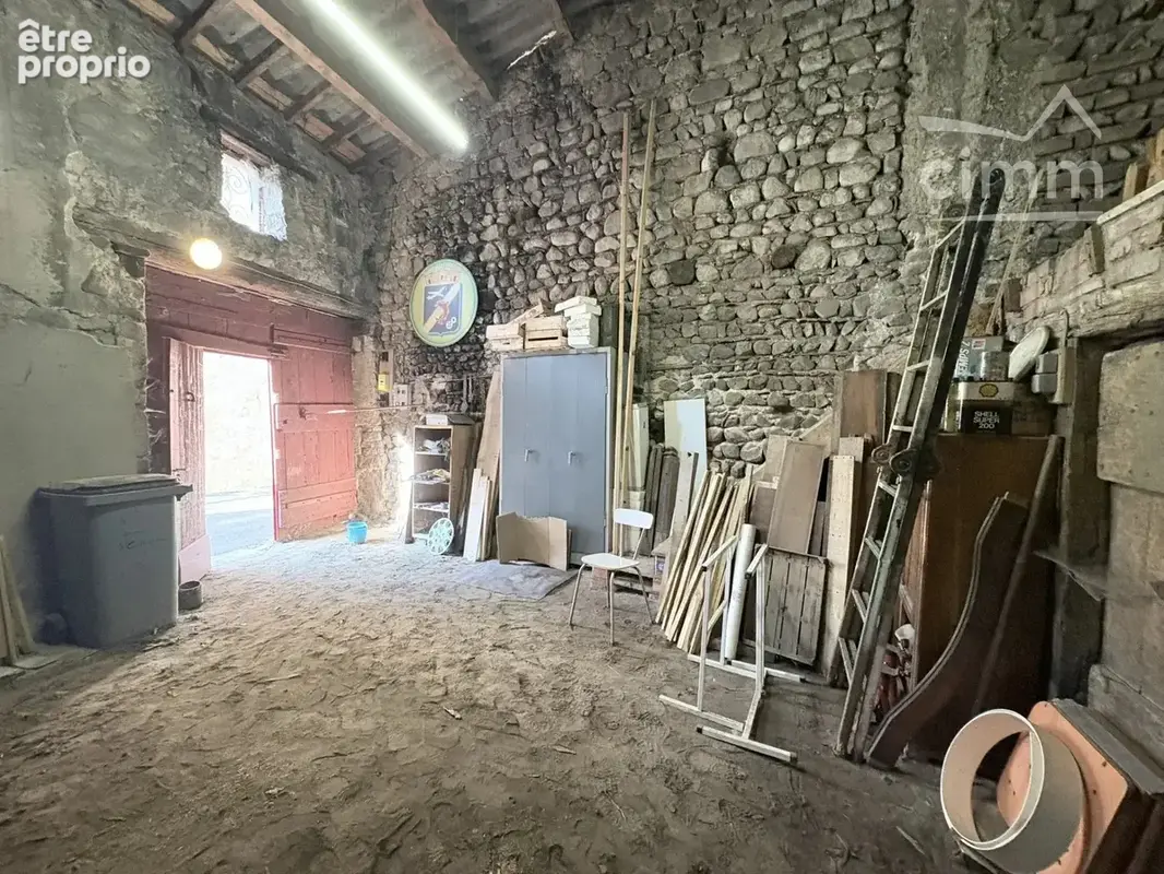  saint-marcellin-en-forez – 65 m² – entrepôt à rénover – hypercentre – 33 000€ - photo 3