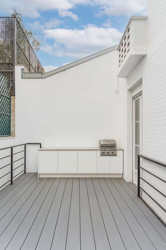 Appartement à NEUILLY-SUR-SEINE