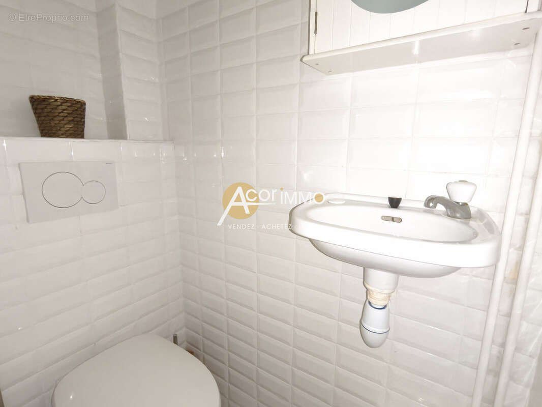 SIX FOURS LES PLAGES - T2 traversant proche centre ville - photo 12