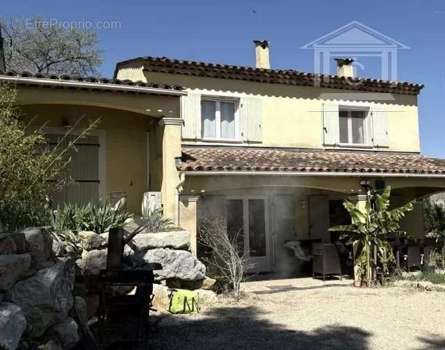 Maison à CALLIAN