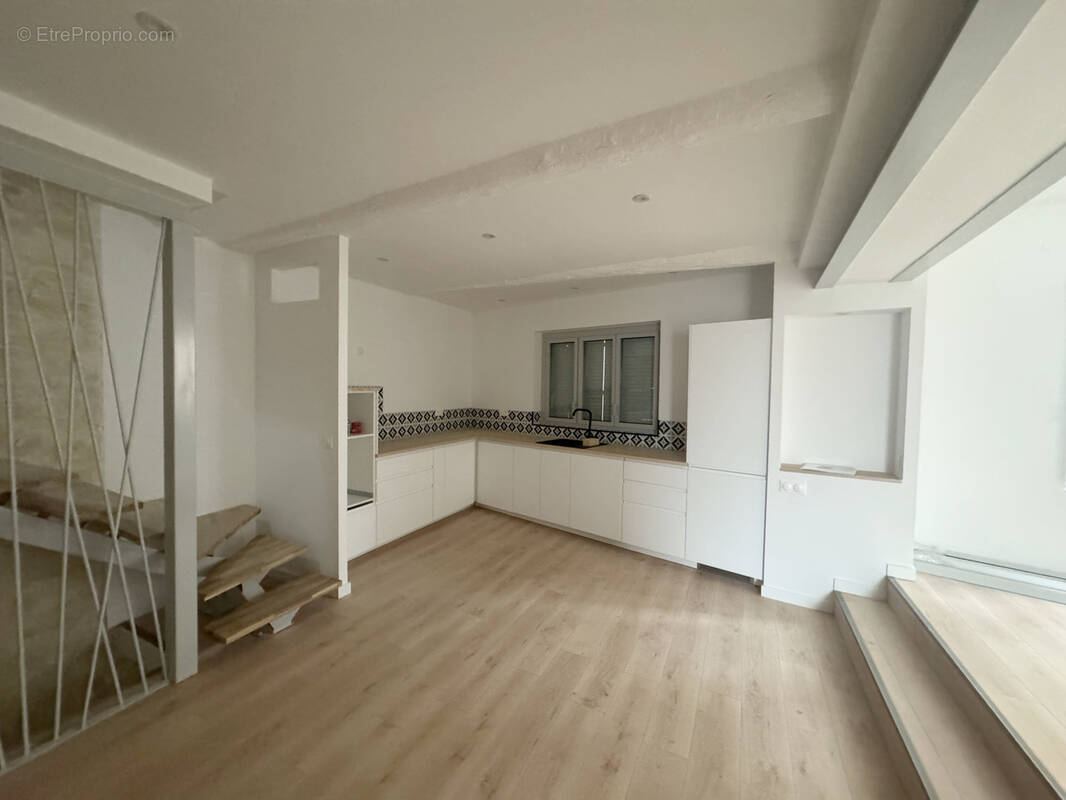 Maison à SAINT-GENIES-DES-MOURGUES