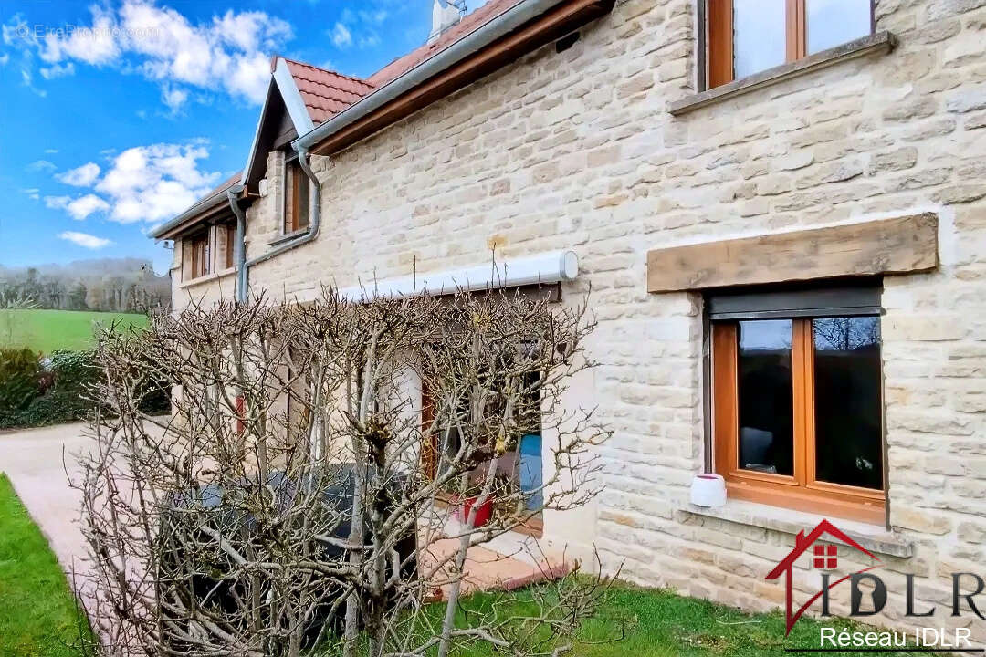 Maison à BRIAUCOURT