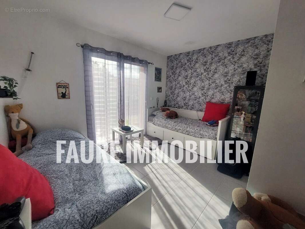 Maison à SAINT-PAUL-TROIS-CHATEAUX