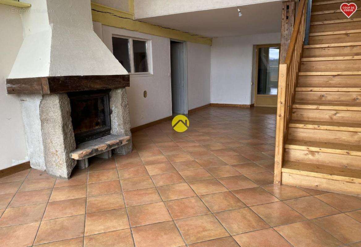 Maison à NERIS-LES-BAINS