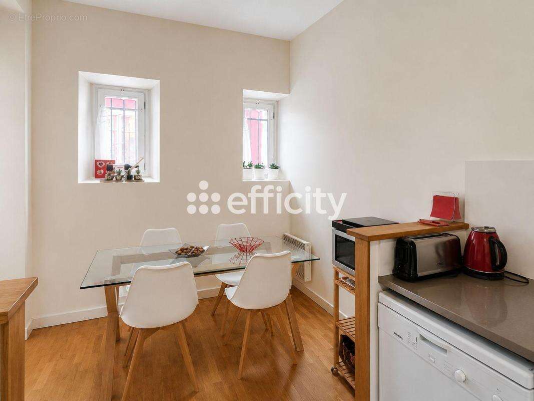 Appartement à PARIS-6E