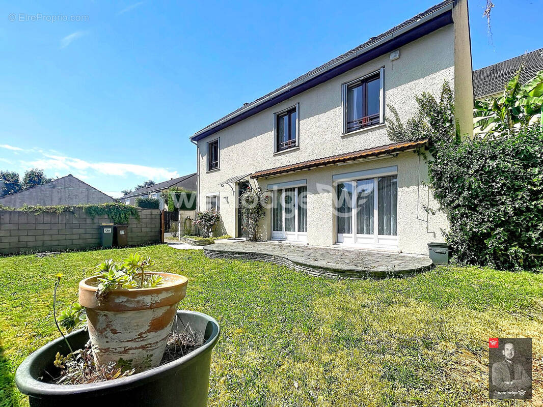 Maison à JOUY-LE-MOUTIER