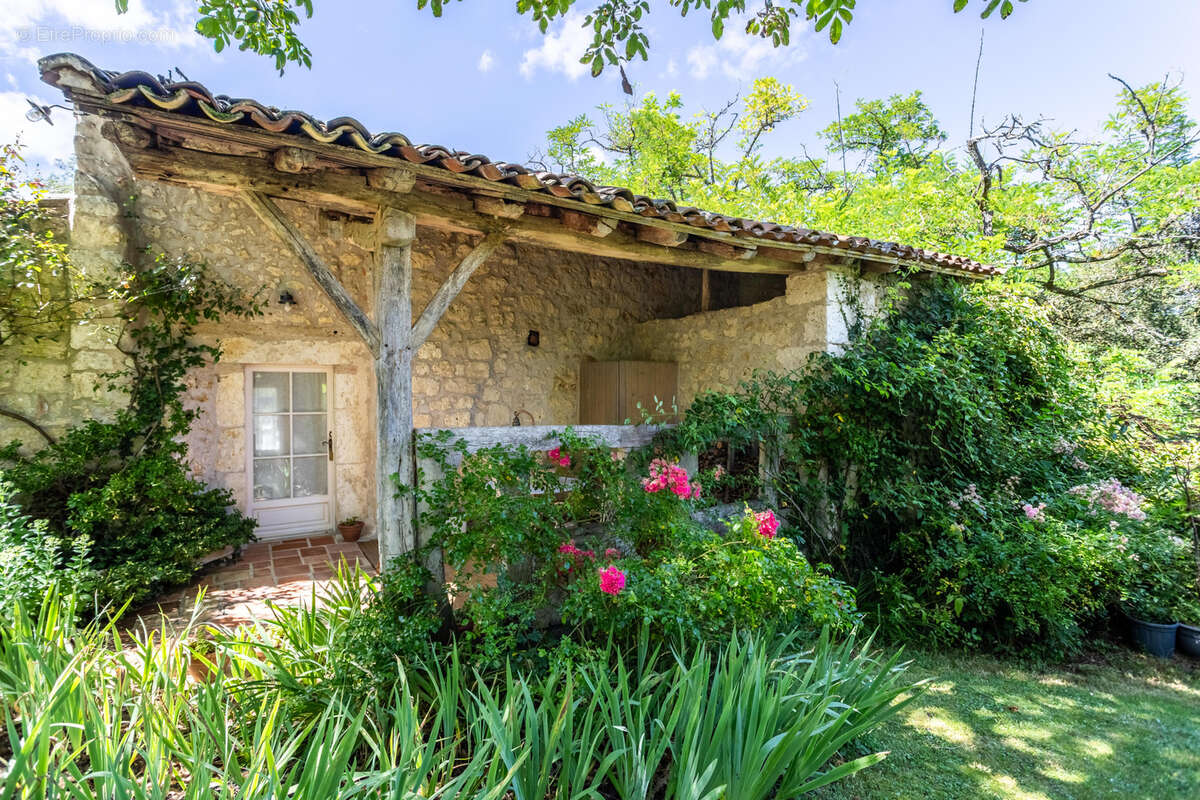 Maison à SAINTE-COLOMBE-DE-VILLENEUVE