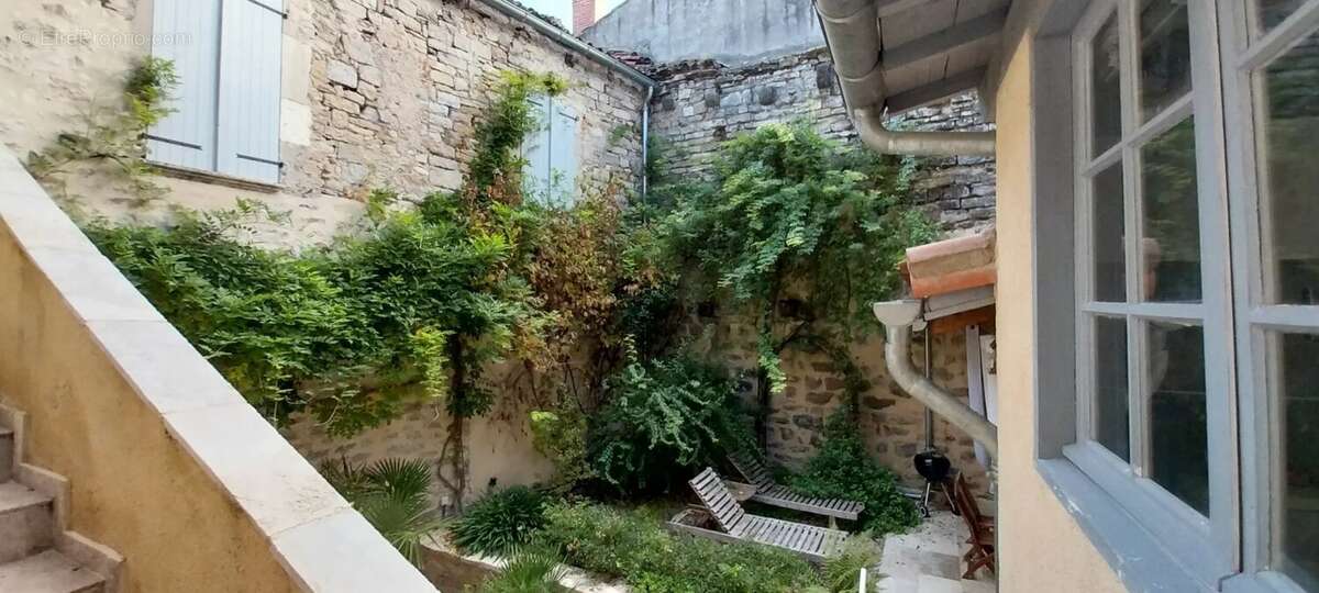 Maison à SAINT-ANTONIN-NOBLE-VAL