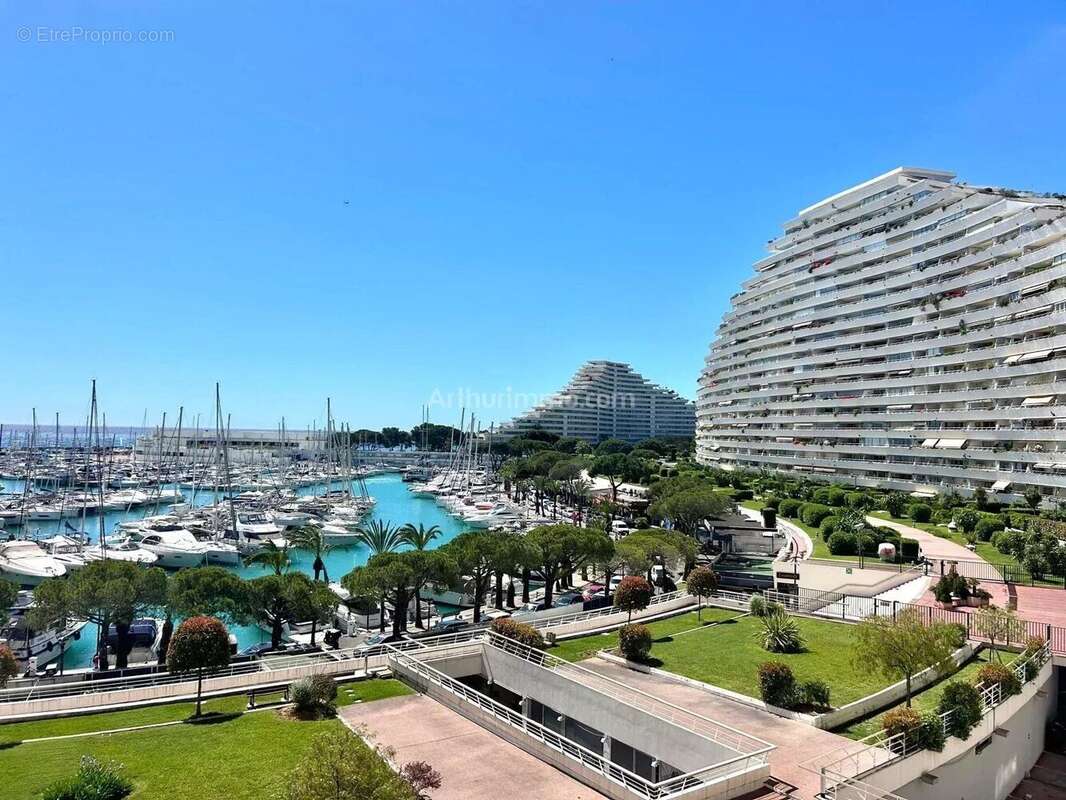 Appartement à VILLENEUVE-LOUBET
