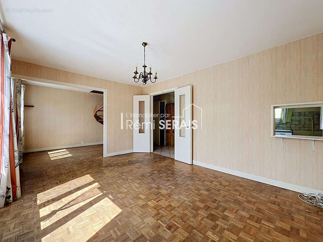 Exclusivité à Potigny : maison surélevée avec jardin et sous-sol - photo 2