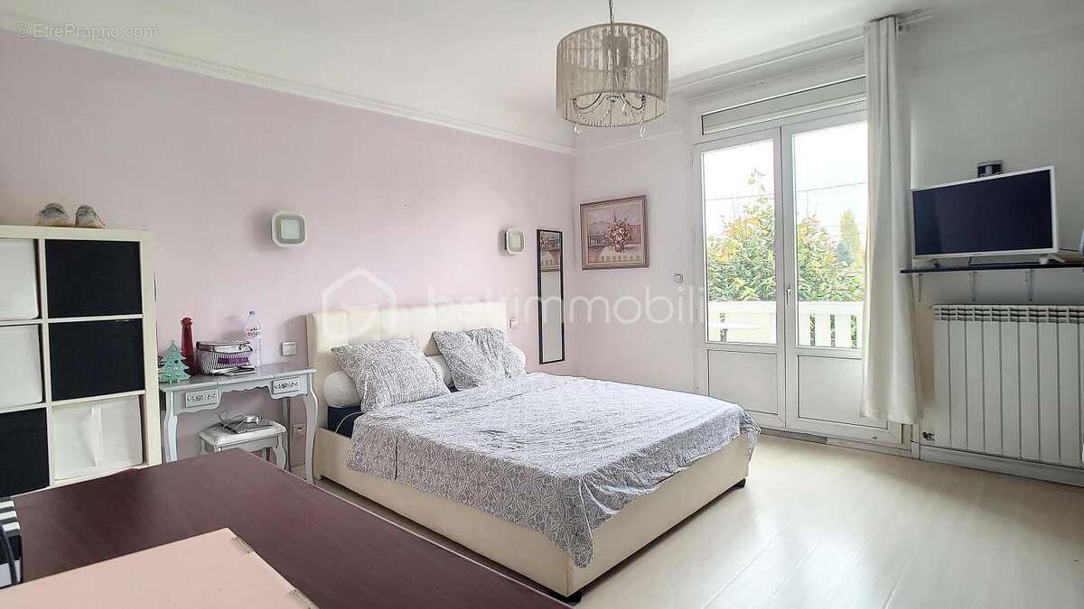 Maison à NEUILLY-SUR-MARNE