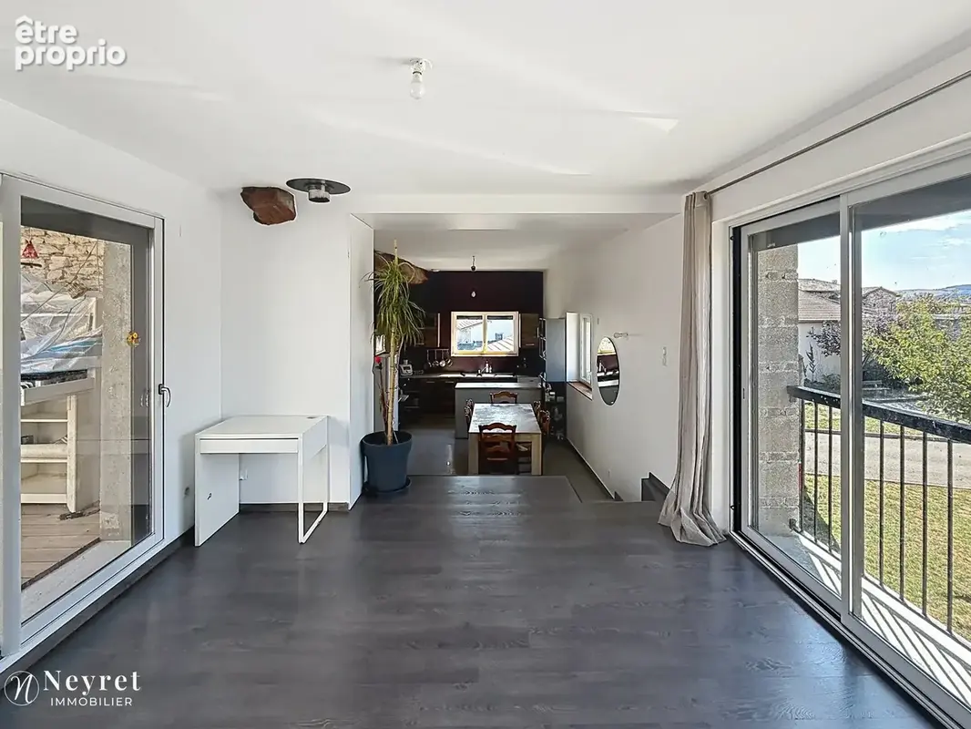 Maison de village en pierre   env. 180 m2   4 chambres   garage 36m2 - photo 8