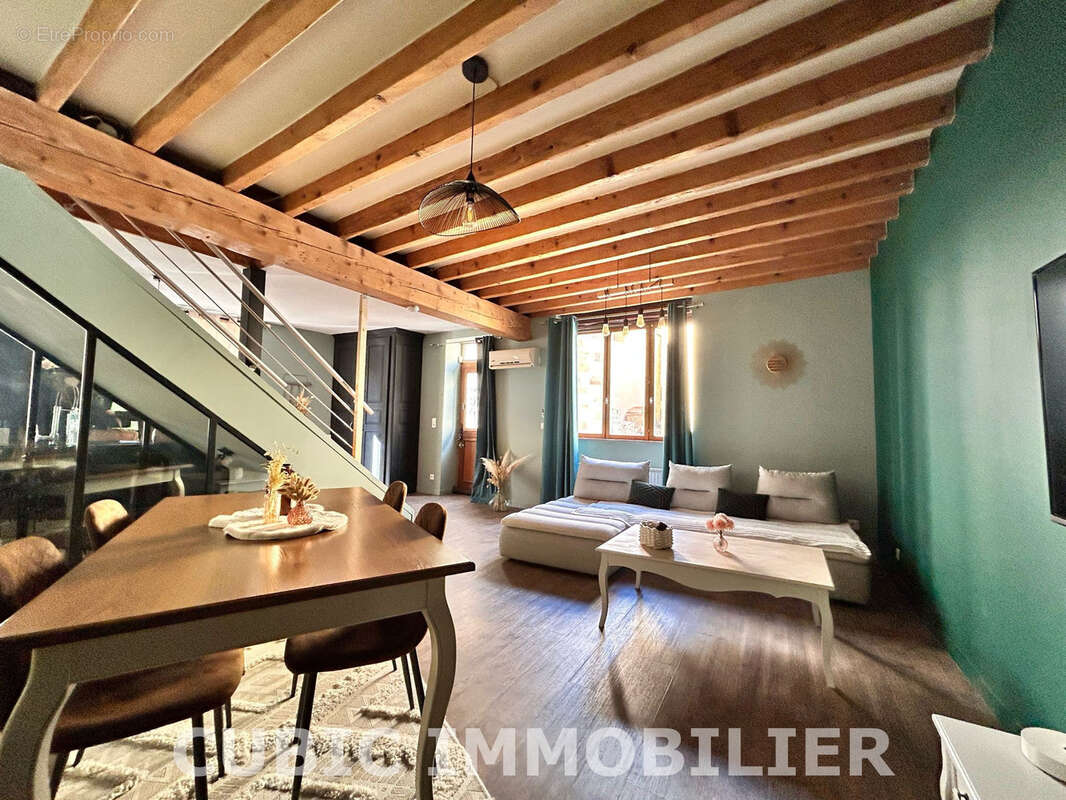 Maison à VAUX-EN-BEAUJOLAIS