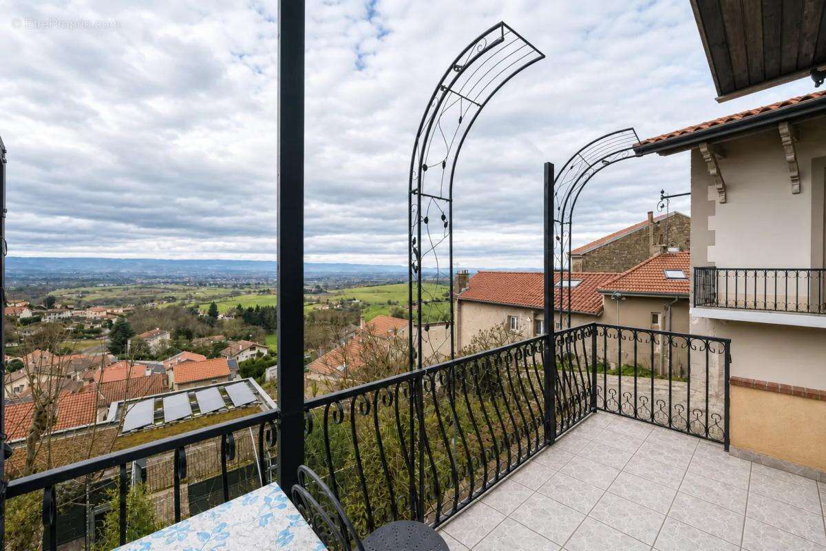 Maison de 13 pièces de 422 m² à Saint-Héand - photo 2